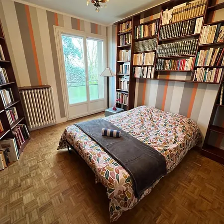 Le Leon Bourgeois - Cosy Familiale, Parking